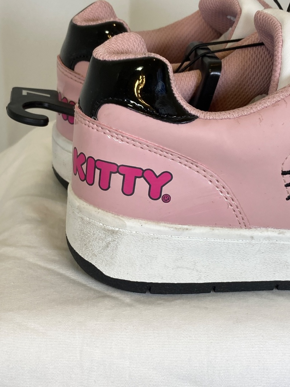 Hello Kitty Sz 7 Pink Black White Ladies Shoes Sneakers New With Tags Black Sole - Picture 2 of 12